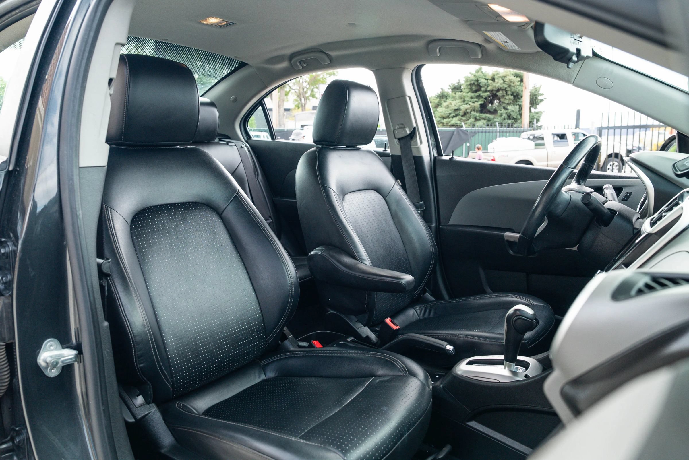 Used 2019 Chevrolet Sonic Premier FWD image 22