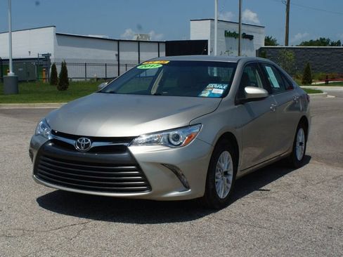 Used 2017 Toyota Camry LE FWD image 14
