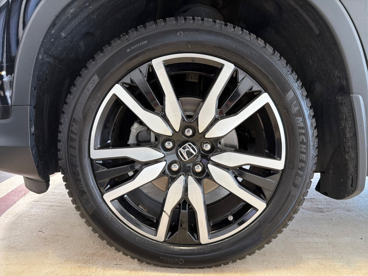 Used 2020 Honda Pilot Touring image 13