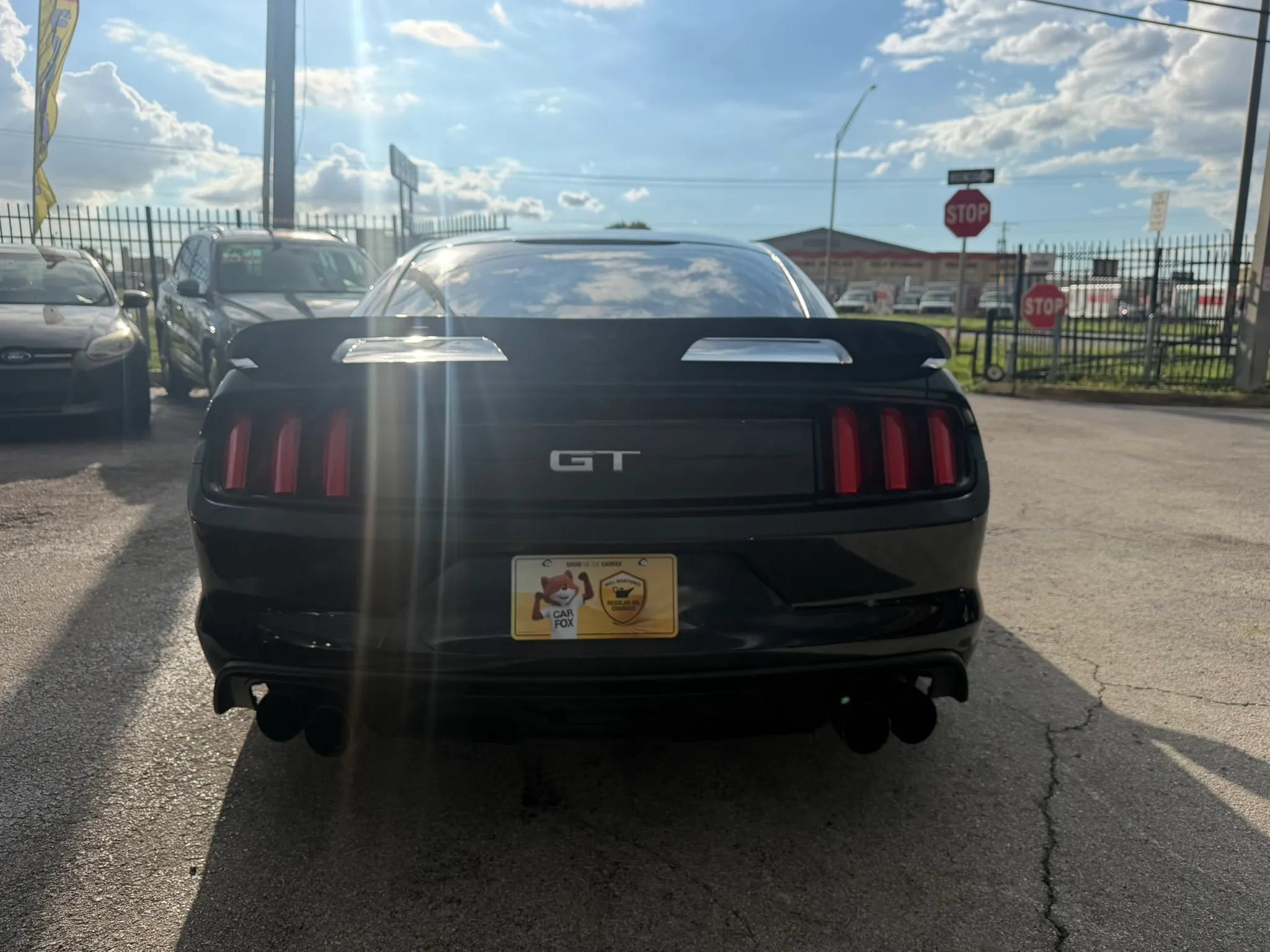 Used 2017 Ford Mustang GT RWD image 4
