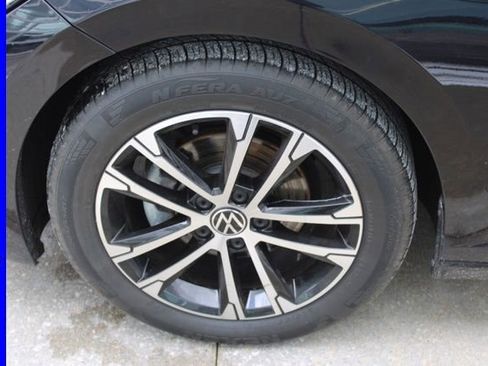 Used 2023 Volkswagen Jetta Sport image 10