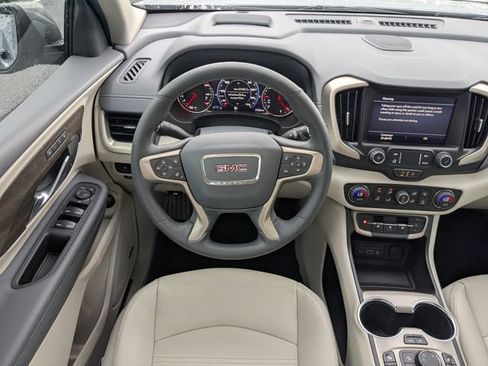 Used 2024 GMC Terrain Denali w/ Denali Premium Package AWD/4WD image 15