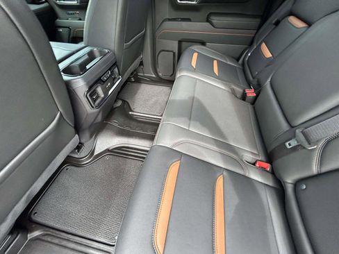 Used 2024 GMC Sierra 1500 AT4 w/ AT4 Premium Package AWD/4WD image 11