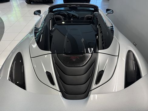 Used 2022 McLaren 720S Performance image 5