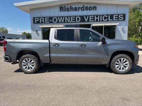 Used 2021 Chevrolet Silverado 1500 Custom AWD/4WD image 2