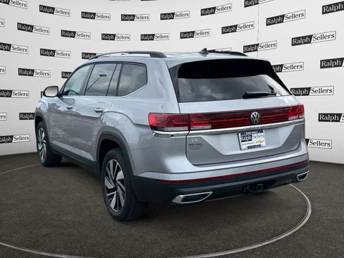 Used 2025 Volkswagen Atlas SE FWD image 4