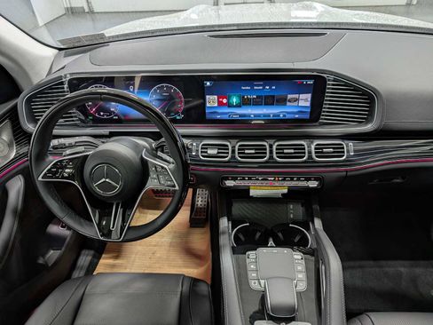 New 2026 Mercedes-Benz GLS 450 4MATIC image 16
