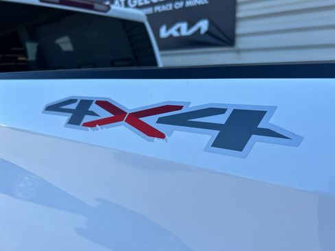 Used 2021 Chevrolet Silverado 1500 LT image 8