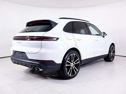 Certified 2024 Porsche Cayenne S image 28