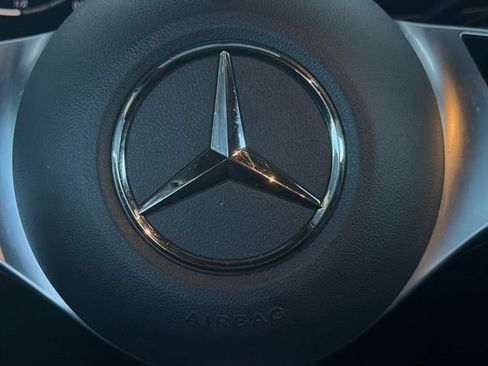 Used 2024 Mercedes-Benz GLC 300 image 5