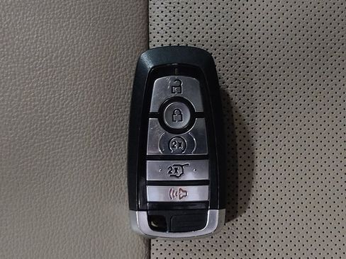 Used 2023 Ford Explorer Limited RWD image 32