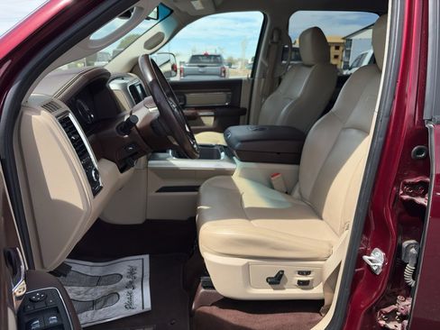 Used 2017 RAM 1500 Laramie w/ Convenience Group AWD/4WD image 18