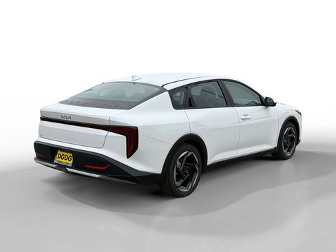 New 2025 Kia K4 EX image 5