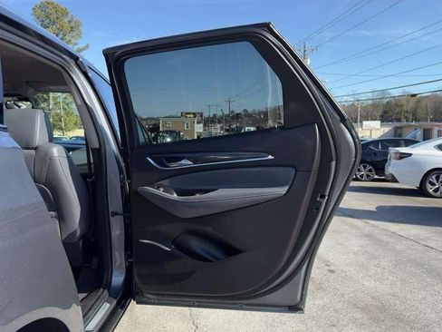 Used 2020 Buick Enclave Essence image 26