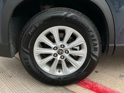 Used 2025 Toyota Grand Highlander XLE image 9