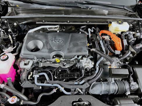 Used 2023 Toyota Crown Limited image 31