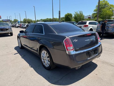 Used 2013 Chrysler 300 AWD w/ Driver Convenience Group image 5
