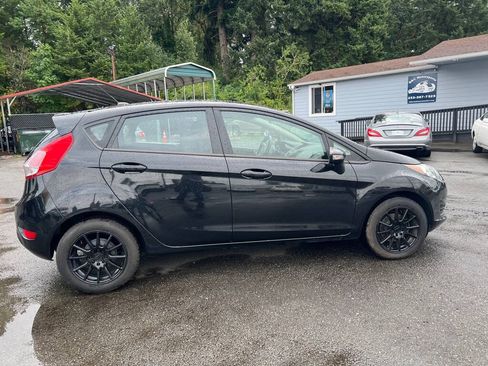 Used 2014 Ford Fiesta SE FWD image 13