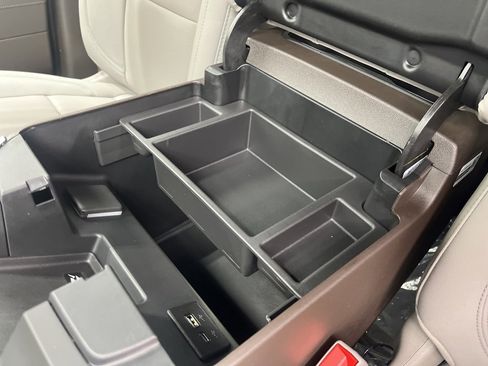 New 2026 GMC Sierra 2500 SLT w/ SLT Premium Package image 18