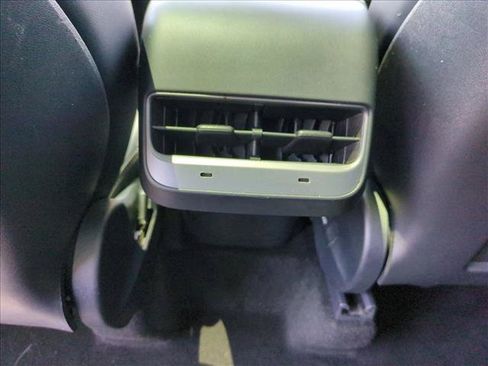 Used 2022 Tesla Model Y Performance AWD/4WD image 18