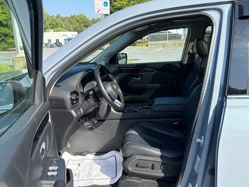 Used 2024 Honda Pilot Touring image 16