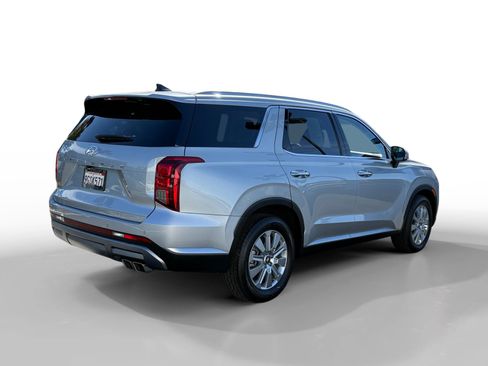 Used 2023 Hyundai Palisade SEL FWD image 5