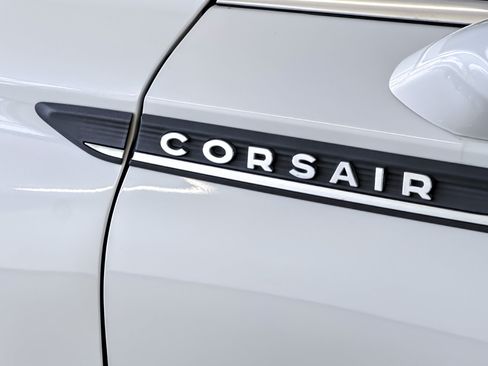 Used 2022 Lincoln Corsair AWD w/ Premium Package image 28