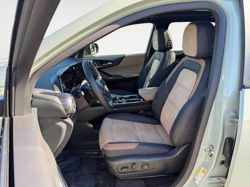 Used 2025 Chevrolet Equinox ACTIV AWD/4WD image 7