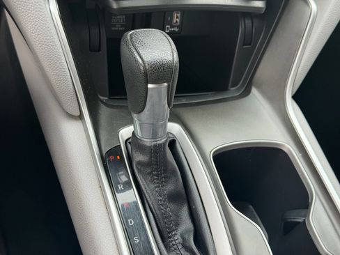 Used 2019 Honda Accord EX image 26