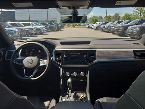 Used 2023 Volkswagen Atlas Cross Sport SE w/ Panoramic Sunroof Package AWD/4WD image 22