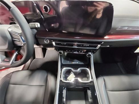 New 2026 Chevrolet Traverse Z71 w/ Enhanced Driving Package image 11