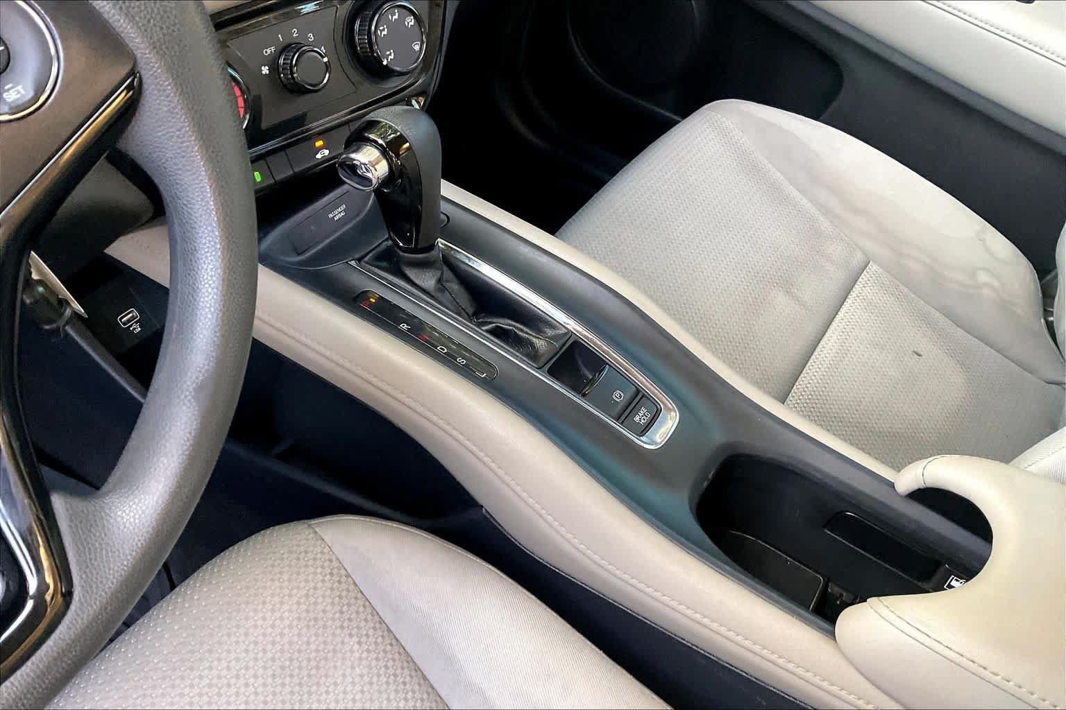 Used 2020 Honda HR-V LX image 16