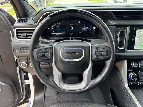 Used 2024 GMC Yukon XL Denali w/ Denali Reserve Package RWD image 23