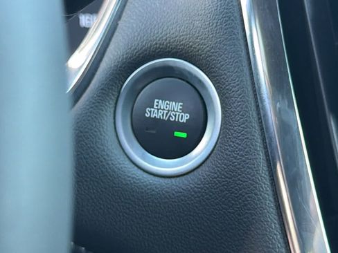 Used 2023 Chevrolet Traverse LT FWD image 17