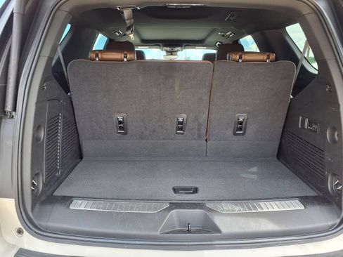 Used 2023 Chevrolet Tahoe High Country RWD image 9