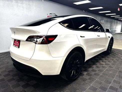 Used 2024 Tesla Model Y Long Range image 14