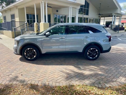 Used 2026 Kia Sorento S w/ S Panoramic Sunroof Package image 2