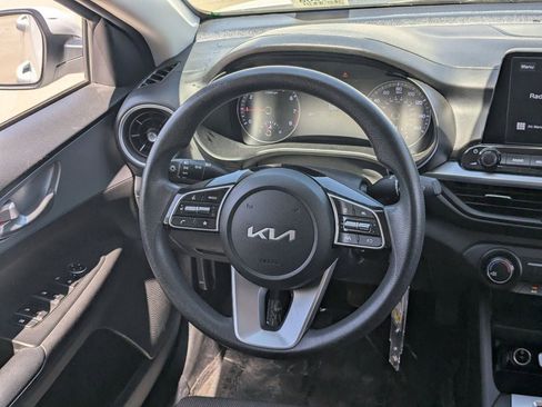 Used 2023 Kia Forte LXS image 13