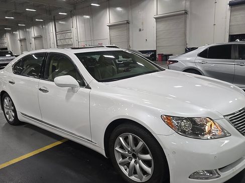 Used 2007 Lexus LS 460 L RWD image 4