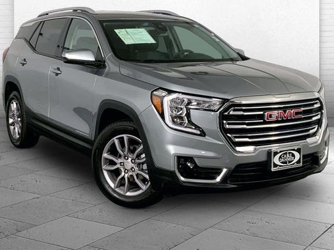Used 2024 GMC Terrain SLT AWD/4WD image 1