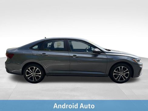 Used 2025 Volkswagen Jetta Sport FWD image 9
