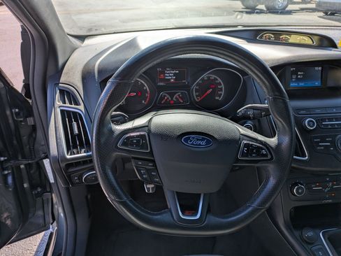 Used 2018 Ford Focus ST image 18