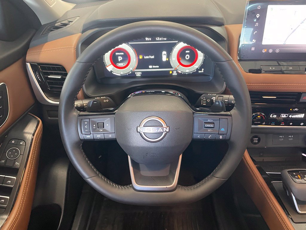Certified 2026 Nissan Rogue Platinum w/ Platinum Premium Package AWD/4WD image 14