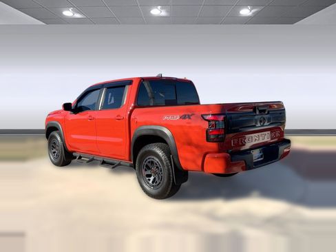 Used 2025 Nissan Frontier PRO-4X image 3