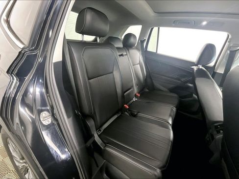 Used 2022 Volkswagen Tiguan SE image 27