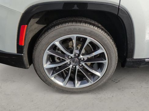 Used 2022 Jeep Wagoneer Series III w/ Premium Group I image 9