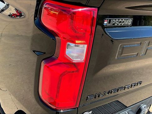 Used 2022 Chevrolet Silverado 1500 Custom w/ LPO, Blackout Package image 39