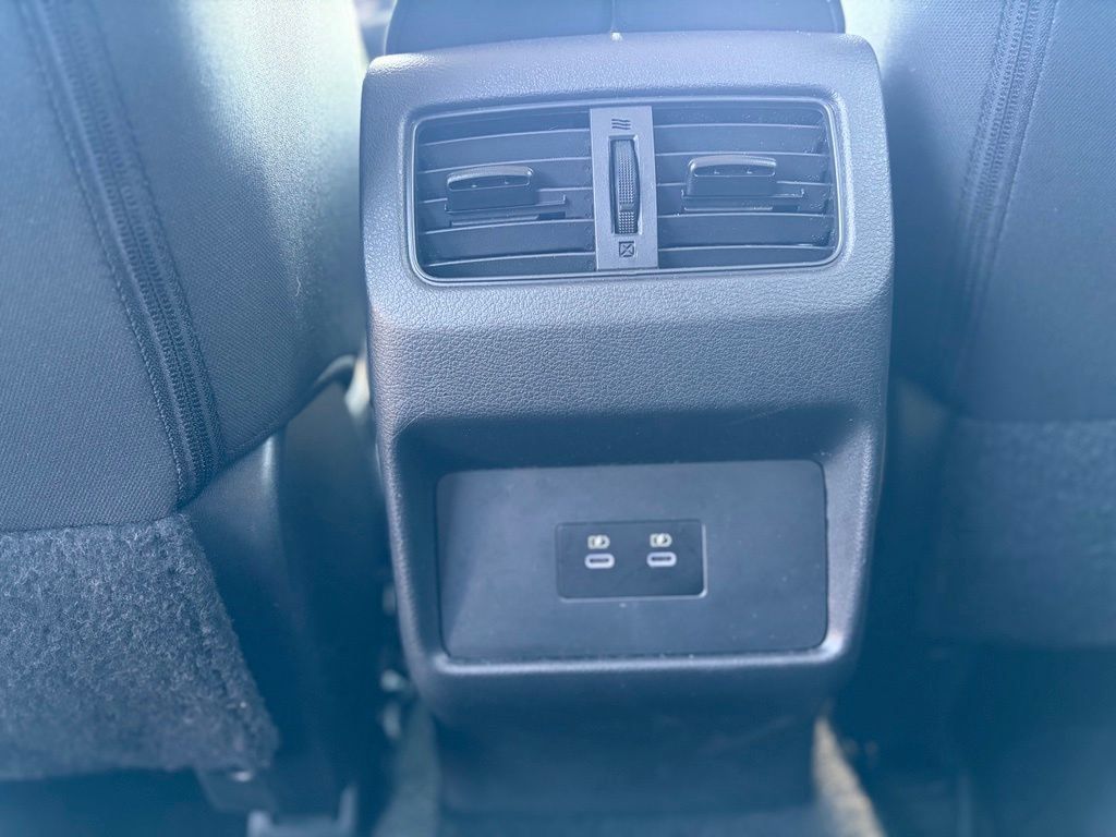 Used 2025 Nissan Rogue SV AWD/4WD image 14