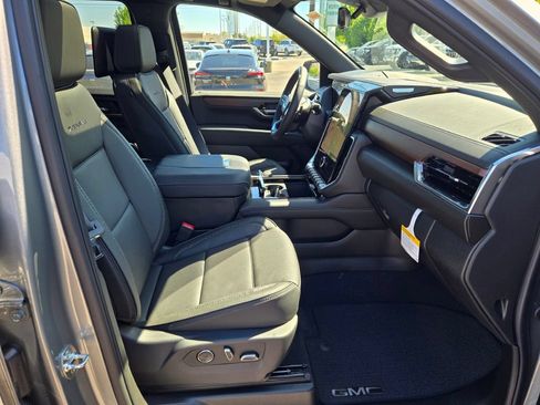 New 2026 GMC Yukon XL Denali w/ Denali Reserve Package AWD/4WD image 16