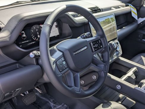 New 2026 Land Rover Defender 110 X-Dynamic SE AWD/4WD image 16